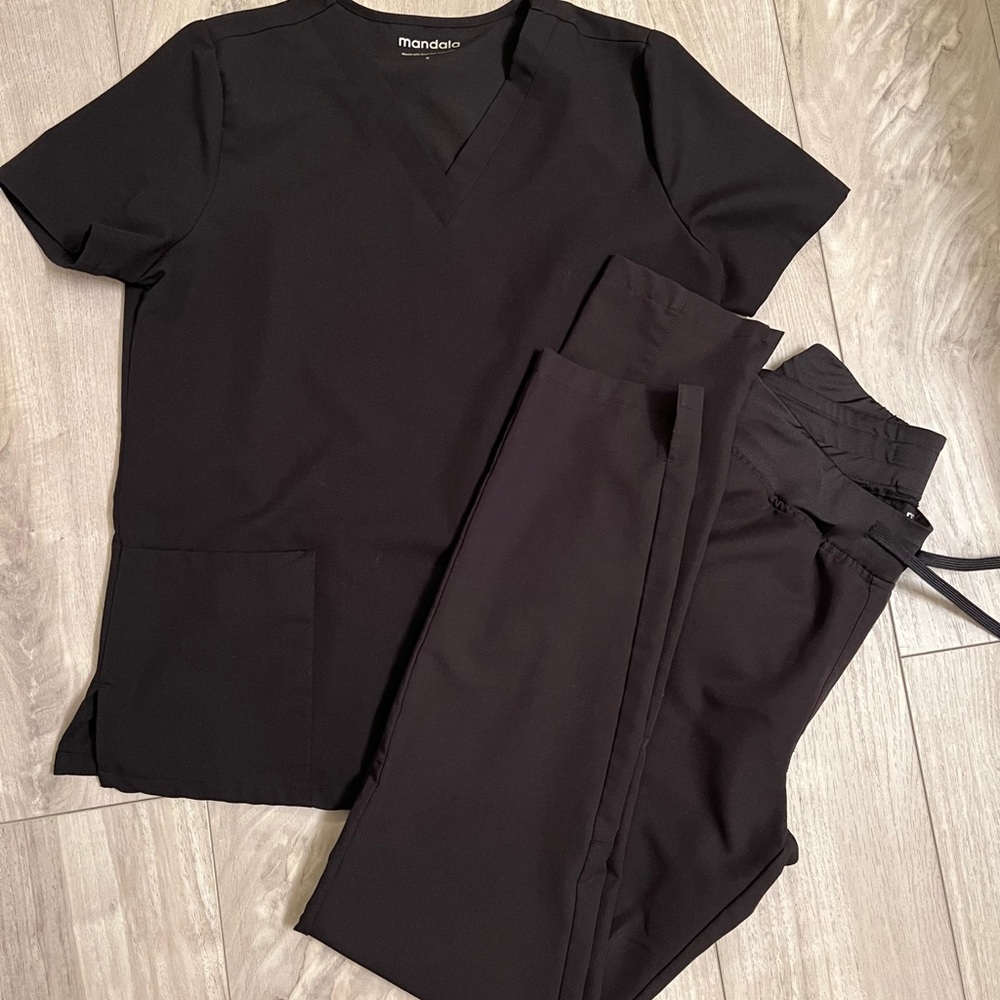 Black Mandala scrub set Small Tall